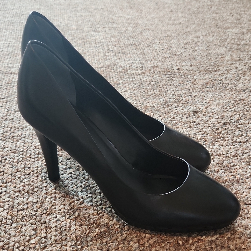 Franco Sarto Black Heels with Rounded Toe